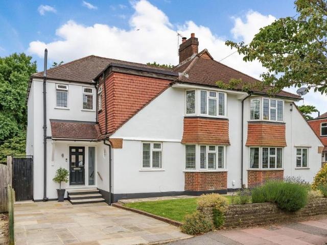 House for sale in West Wickham, Greater London