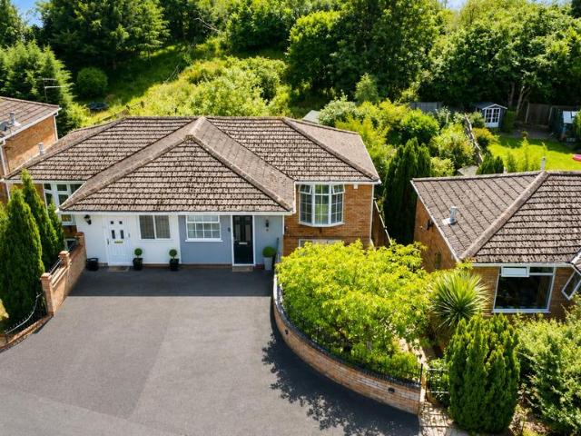 House for sale in Stourbridge, West Midlands