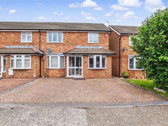 House for sale in Barnehurst, Greater London