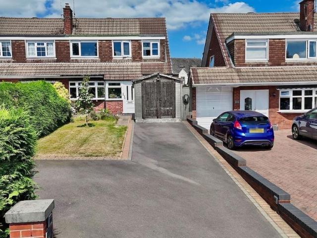 House for sale in Kingsley Moor, Staffordshire
