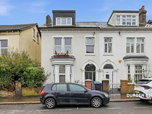 House for sale in Harlesden, Greater London