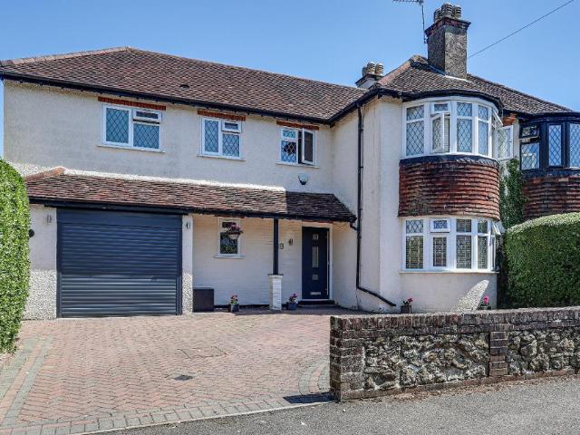 House for sale in London Borough of Croydon, Sanderstead