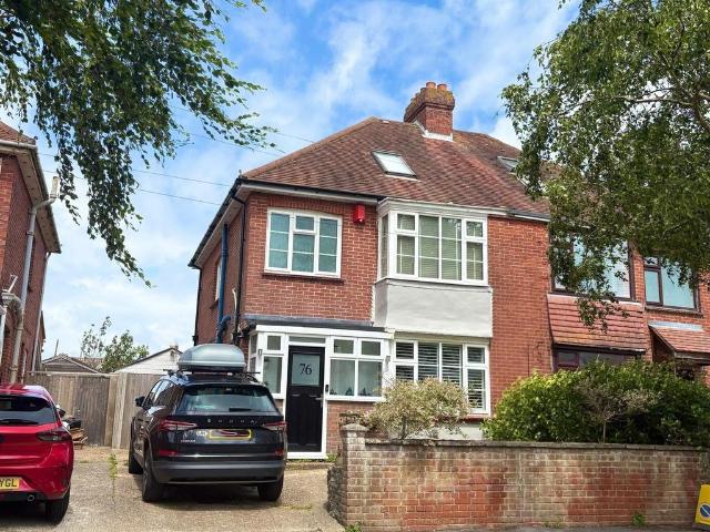 House for sale in Middlecroft, Hampshire
