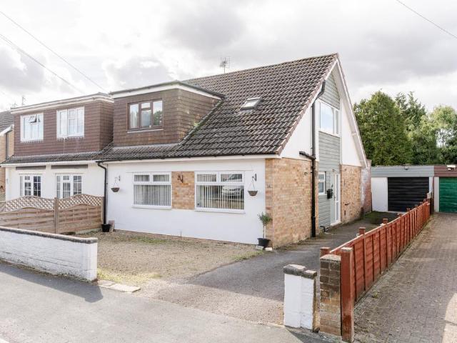 House for sale in Stoke Lodge and The Common, Patchway