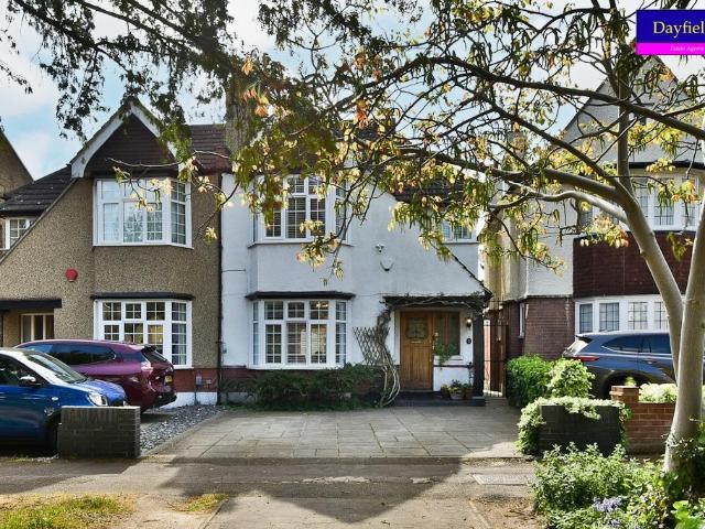 House for sale in Bush Hill Park, Greater London