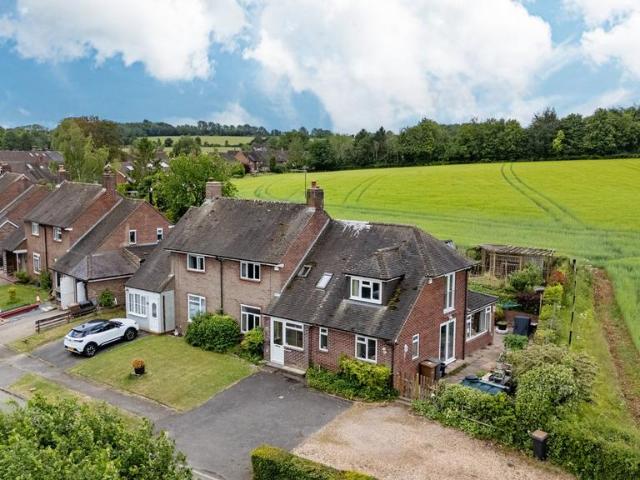 House for sale in Barton Stacey, Hampshire