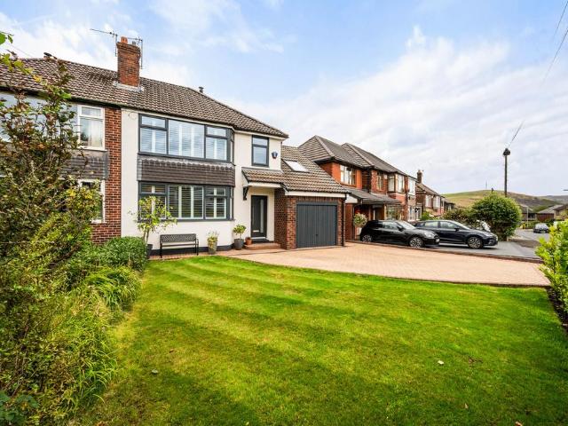 House for sale in Grotton, Oldham