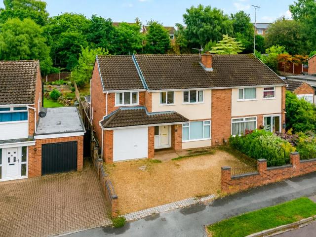 House for sale in Cuddington, Cheshire