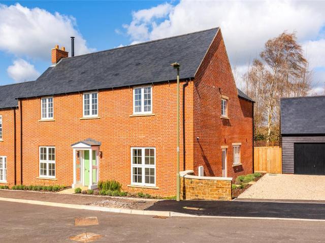 House for sale in Evershot, Oxfordshire
