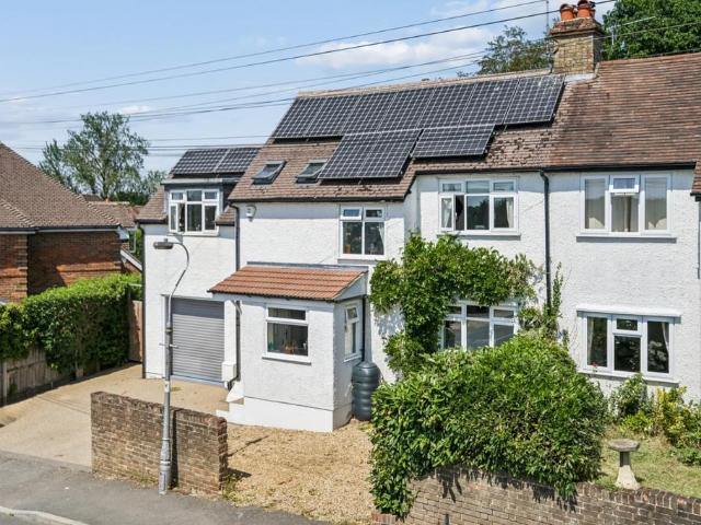 House for sale in Chalfont St. Peter, Denham