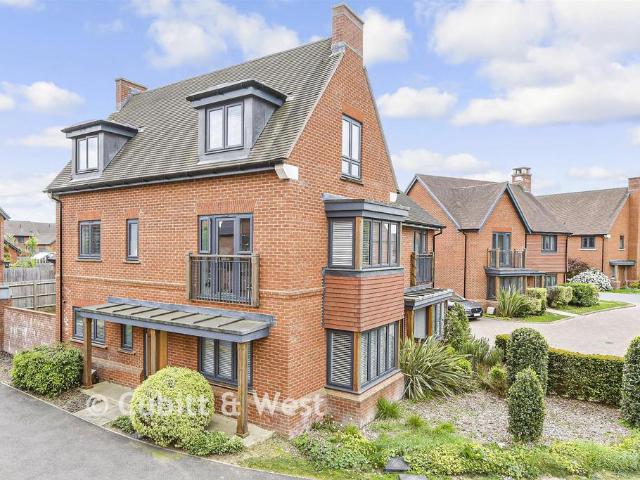 House for sale in Slaugham, Perryfields