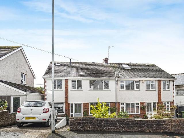 House for sale in Three Crosses