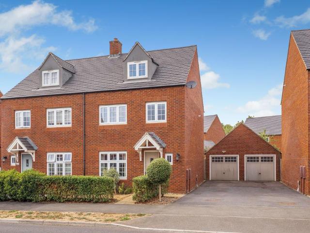 House for sale in Evershot, Oxfordshire