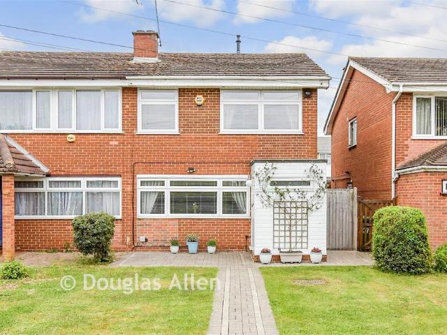 House for sale in Elm Park, Greater London