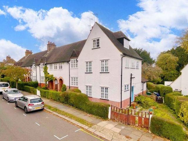 House for sale in London Borough of Barnet, Greater London