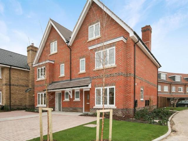 House for sale in Pachesham Park, Surrey