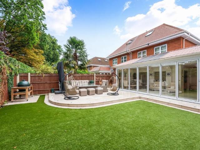 House for sale in Nork, Red Hill