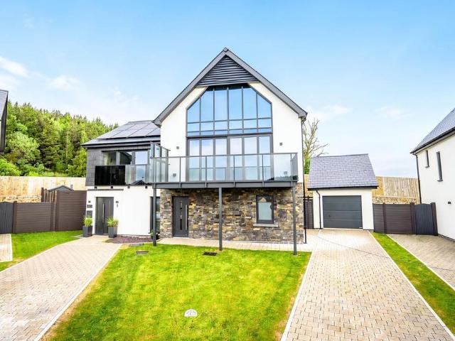 House for sale in Rassau