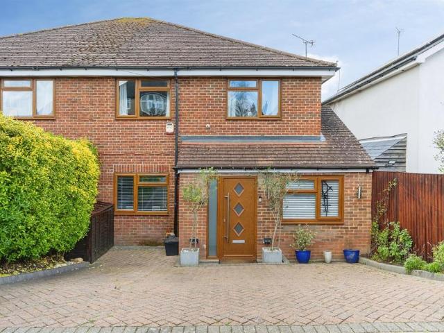 House for sale in Park Street, St Albans