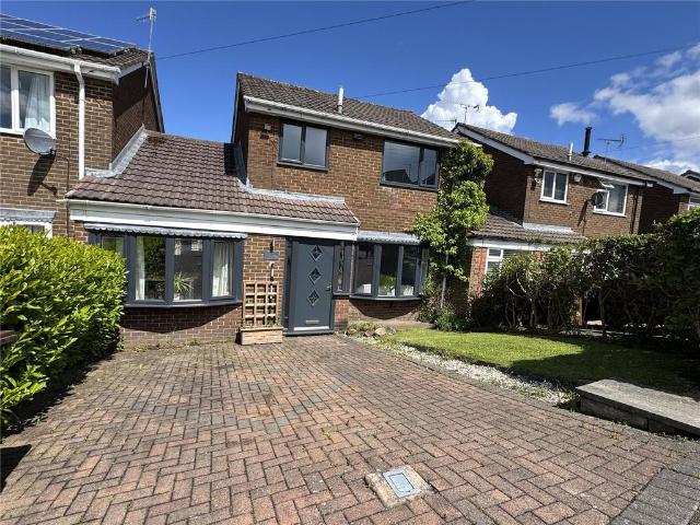 House for sale in Simmondley, Charlesworth