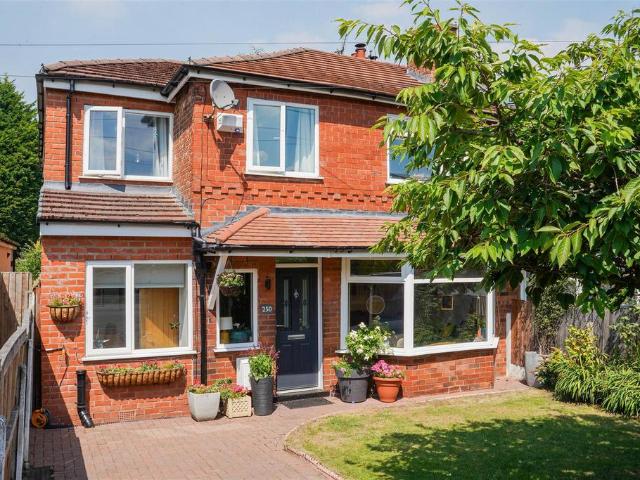 House for sale in Georgia, Greater Manchester