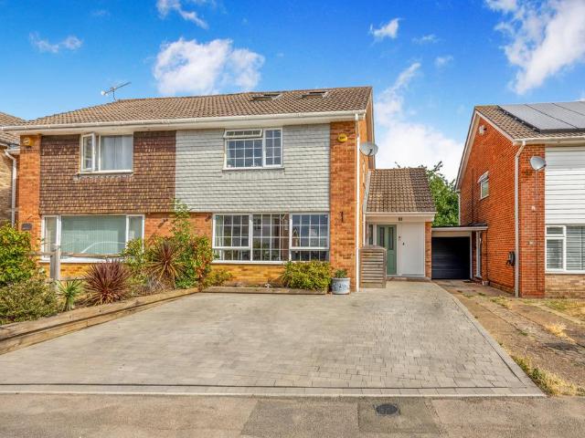 House for sale in Woodley