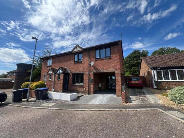 House for sale in East Hunsbury, Far Cotton