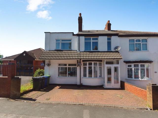 House for sale in Halesowen, West Midlands