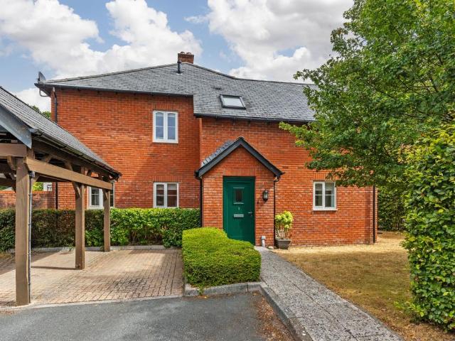 House for sale in Fisher's Pond, Colden