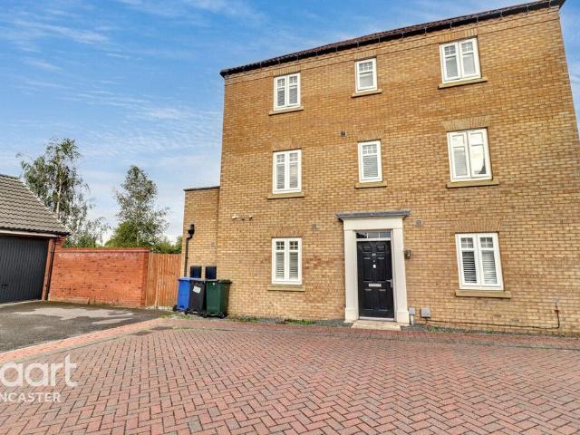 House for sale in Lakeside, South Yorkshire