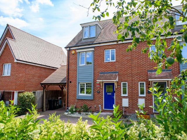 House for sale in Castle Hill, Monks Orchard