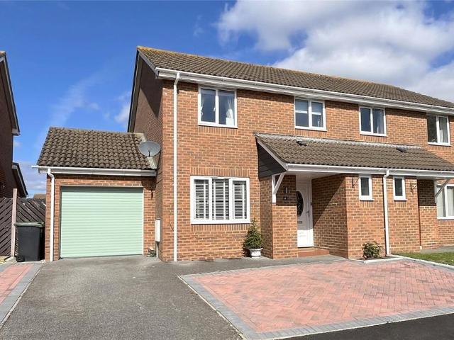 House for sale in Highcliffe