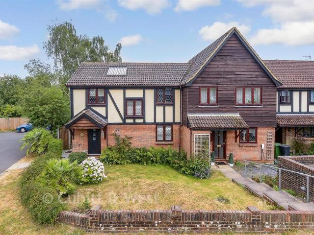 House for sale in Pachesham Park, Surrey
