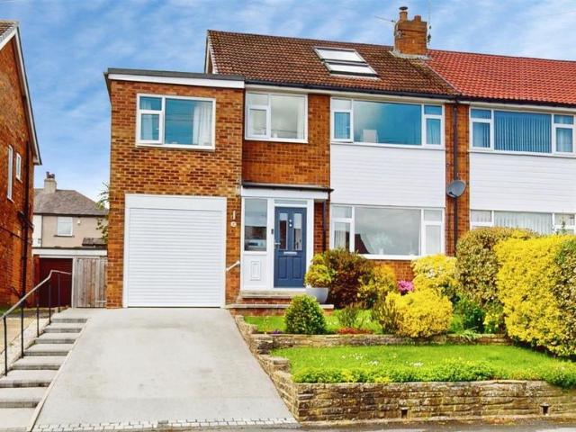 House for sale in Hipperholme, West Yorkshire