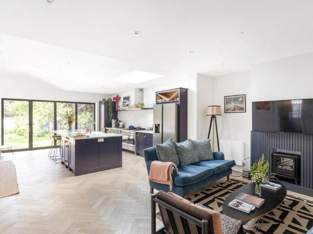 House for sale in London Borough of Ealing, Perivale