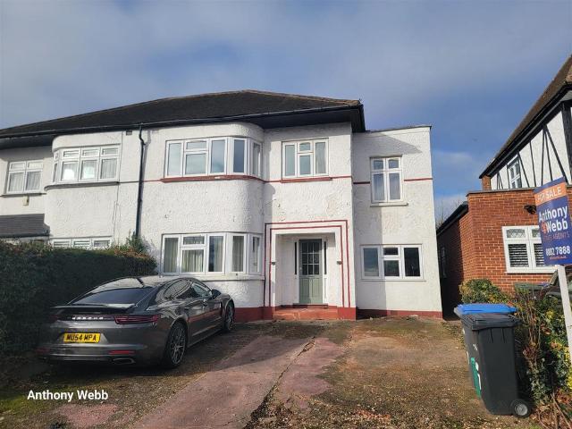 House for sale in Cockfosters, Greater London