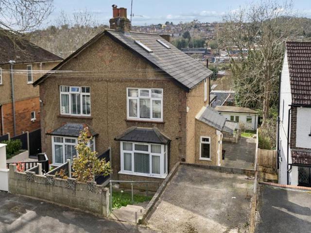 House for sale in Totteridge, Cressex