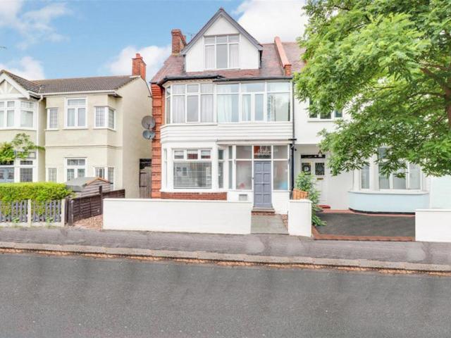 House for sale in Alton Barnes, Essex