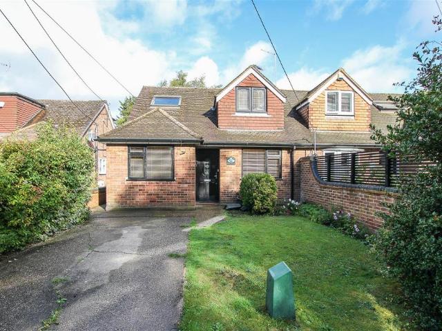 House for sale in Blackmore, Hook End and Wyatts Green, Navestock Side
