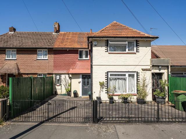 House for sale in Pachesham Park, Surrey