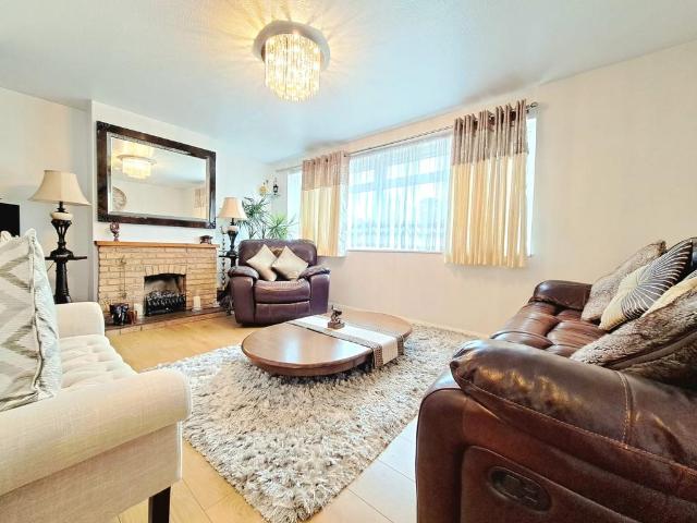 House for sale in Ashford Common, Lower Halliford