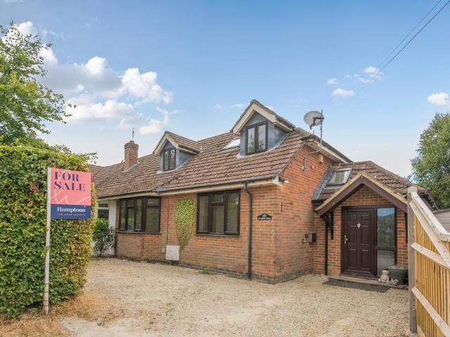 House for sale in Chepping Wycombe, Tylers Green