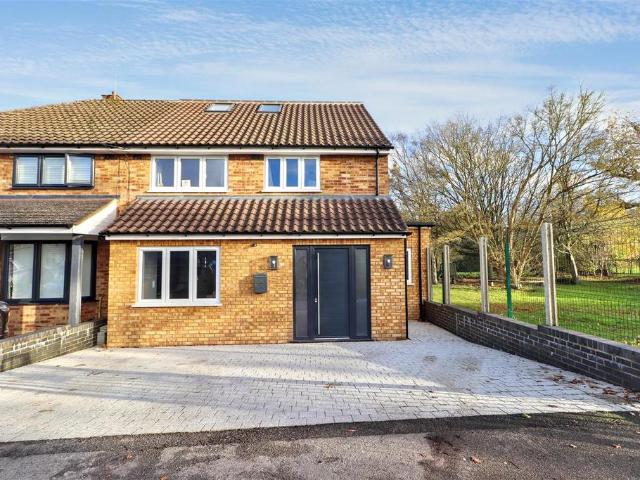 House for sale in Elstree and Borehamwood, Borehamwood