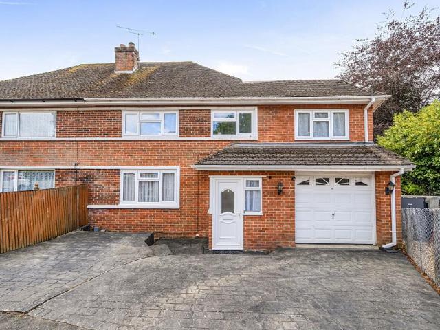 House for sale in Farnborough, Hampshire