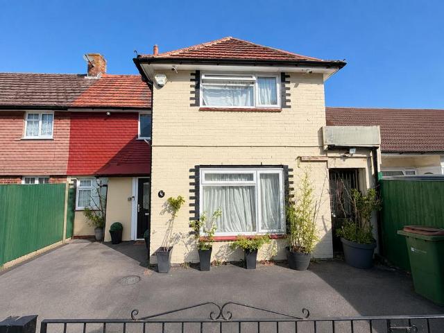 House for sale in Pachesham Park, Surrey