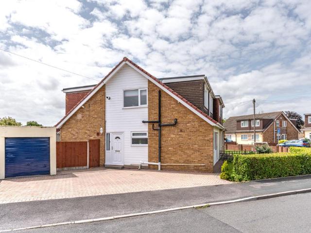 House for sale in Stoke Lodge and The Common, Patchway