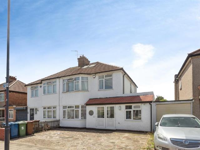 House for sale in Kenton, Greater London