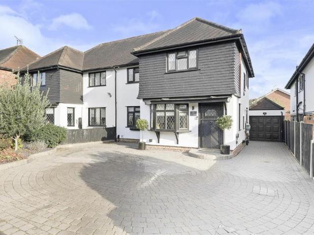 House for sale in Chigwell, Epping