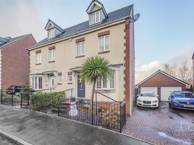 House for sale in Llansamlet, Wales