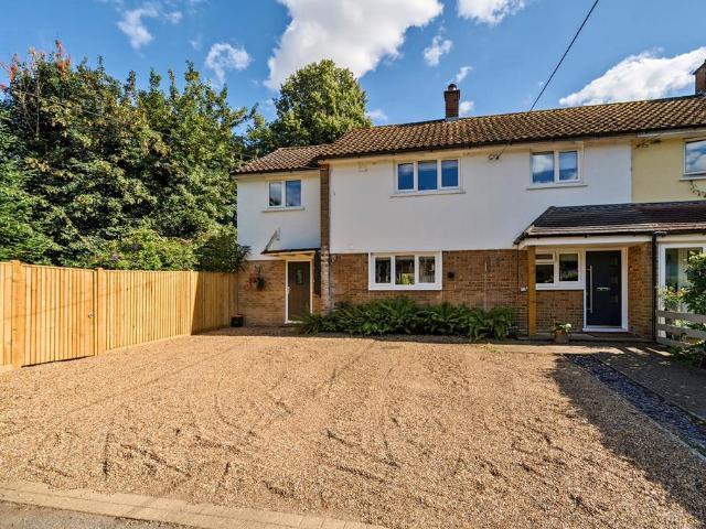 House for sale in The Butts, Kent